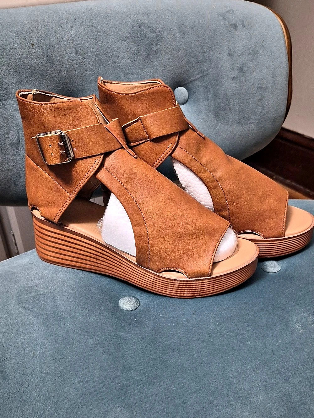 Sandals Wedge Light Brown NWOT Sz10